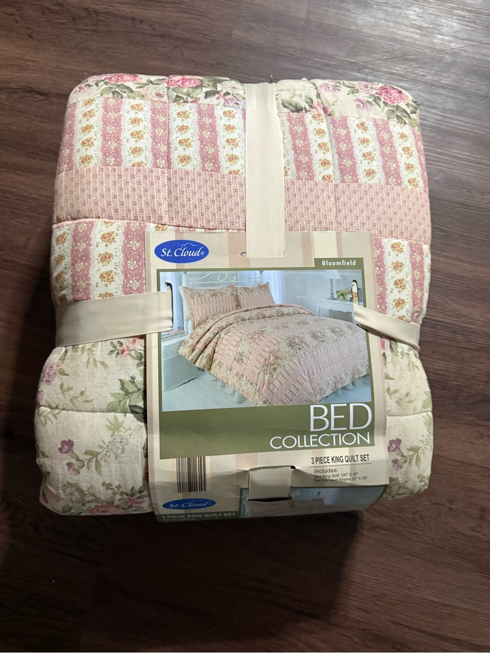 NWT Bloomfield Pink Floral Quilted King Bed Comforter Set